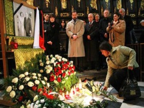 Траурные мероприятия в Польше. Фото с сайта www.citata.ua Траурные мероприятия в Польше. Фото с сайта www.citata.ua